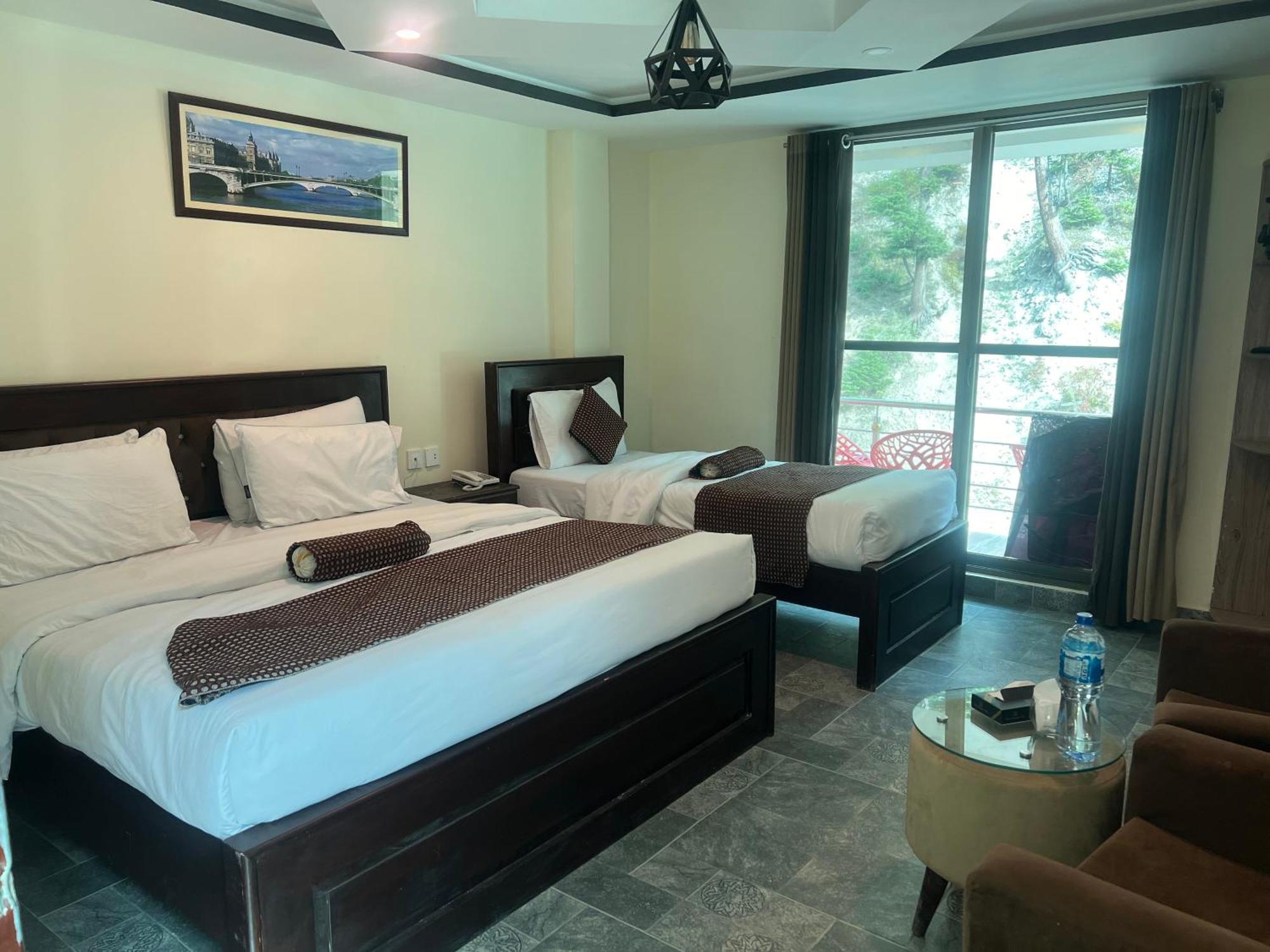 Hotel Birmingham Palace Kalam By Khan Familia Exterior photo