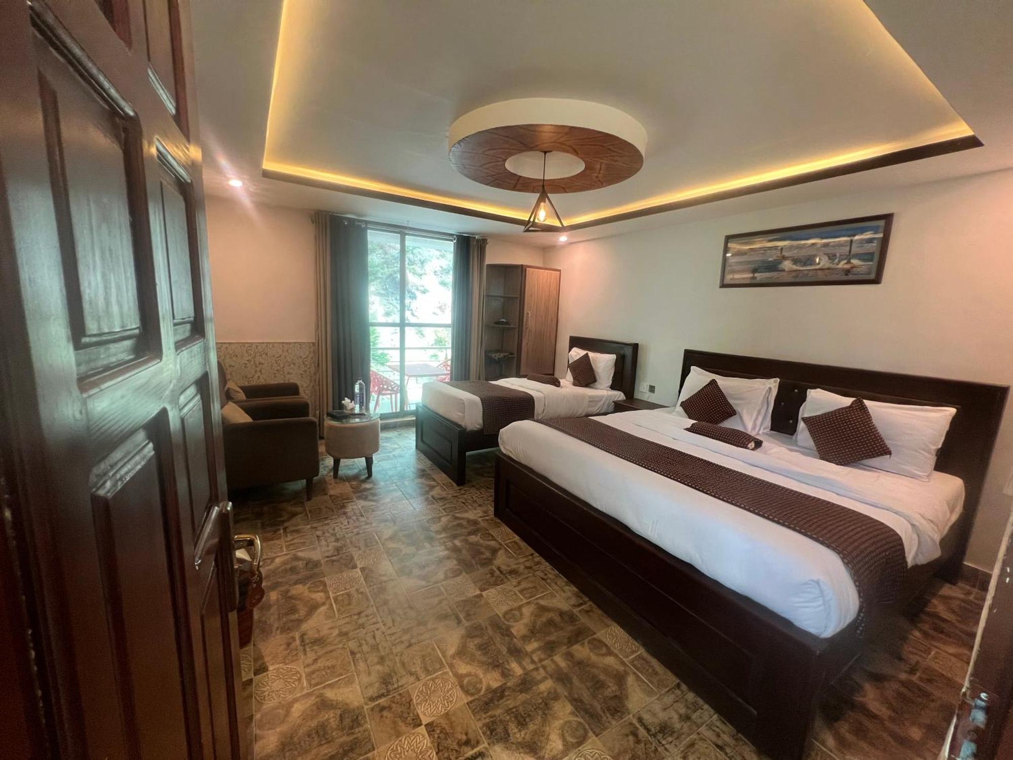 Hotel Birmingham Palace Kalam By Khan Familia Exterior photo