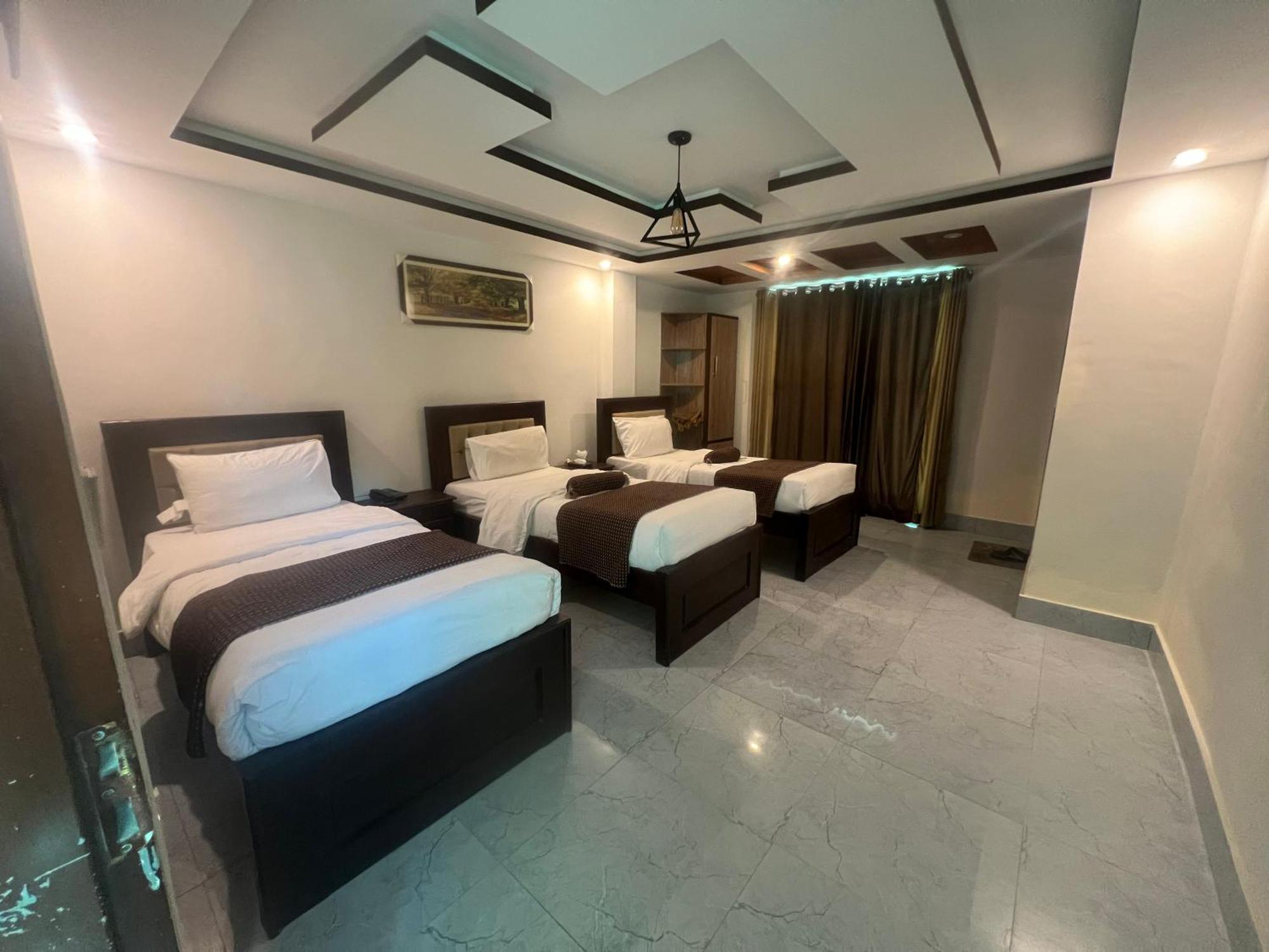 Hotel Birmingham Palace Kalam By Khan Familia Exterior photo